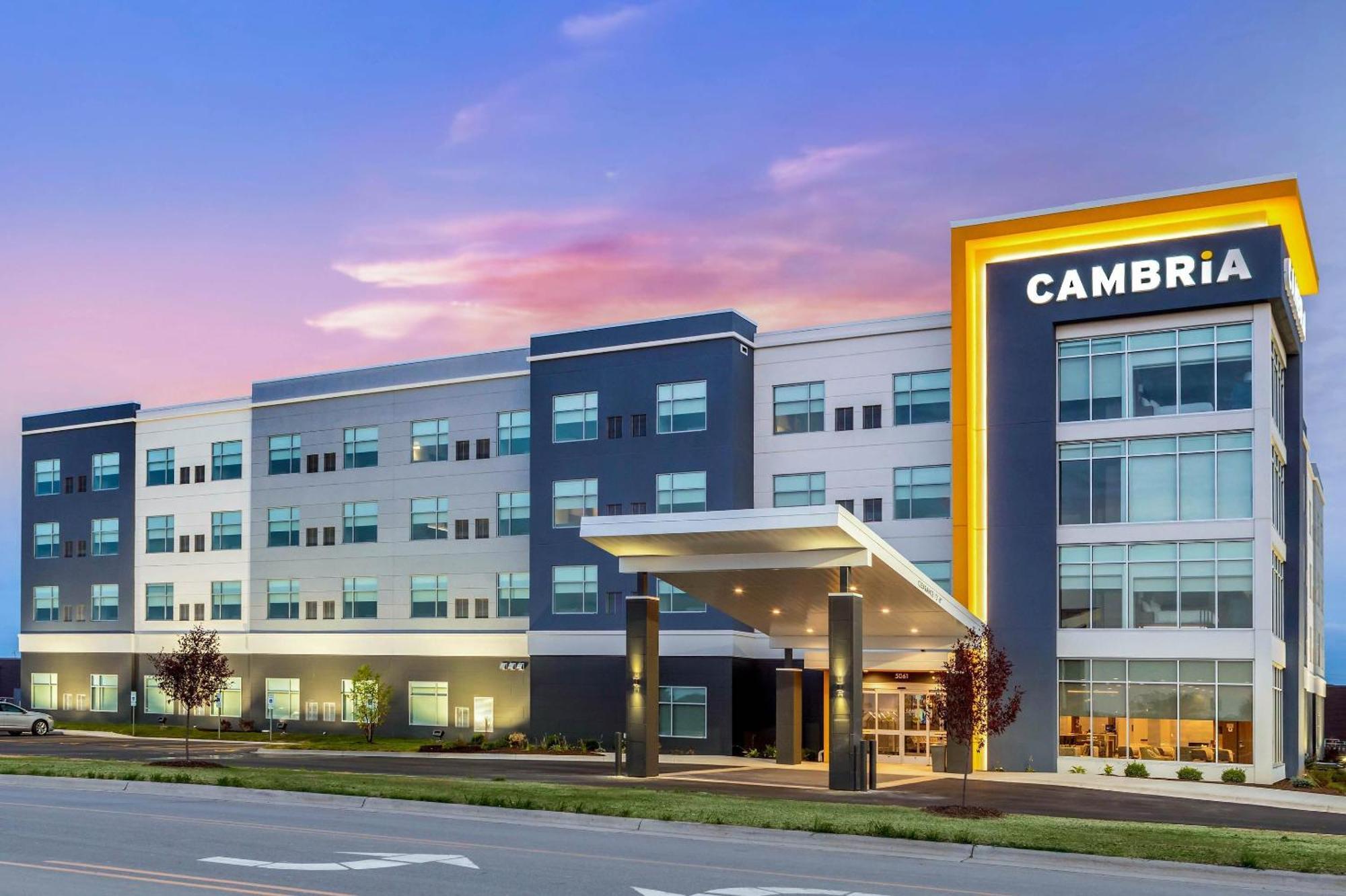 Cambria Hotel Davenport Quad Cities Бетендорф Екстериор снимка