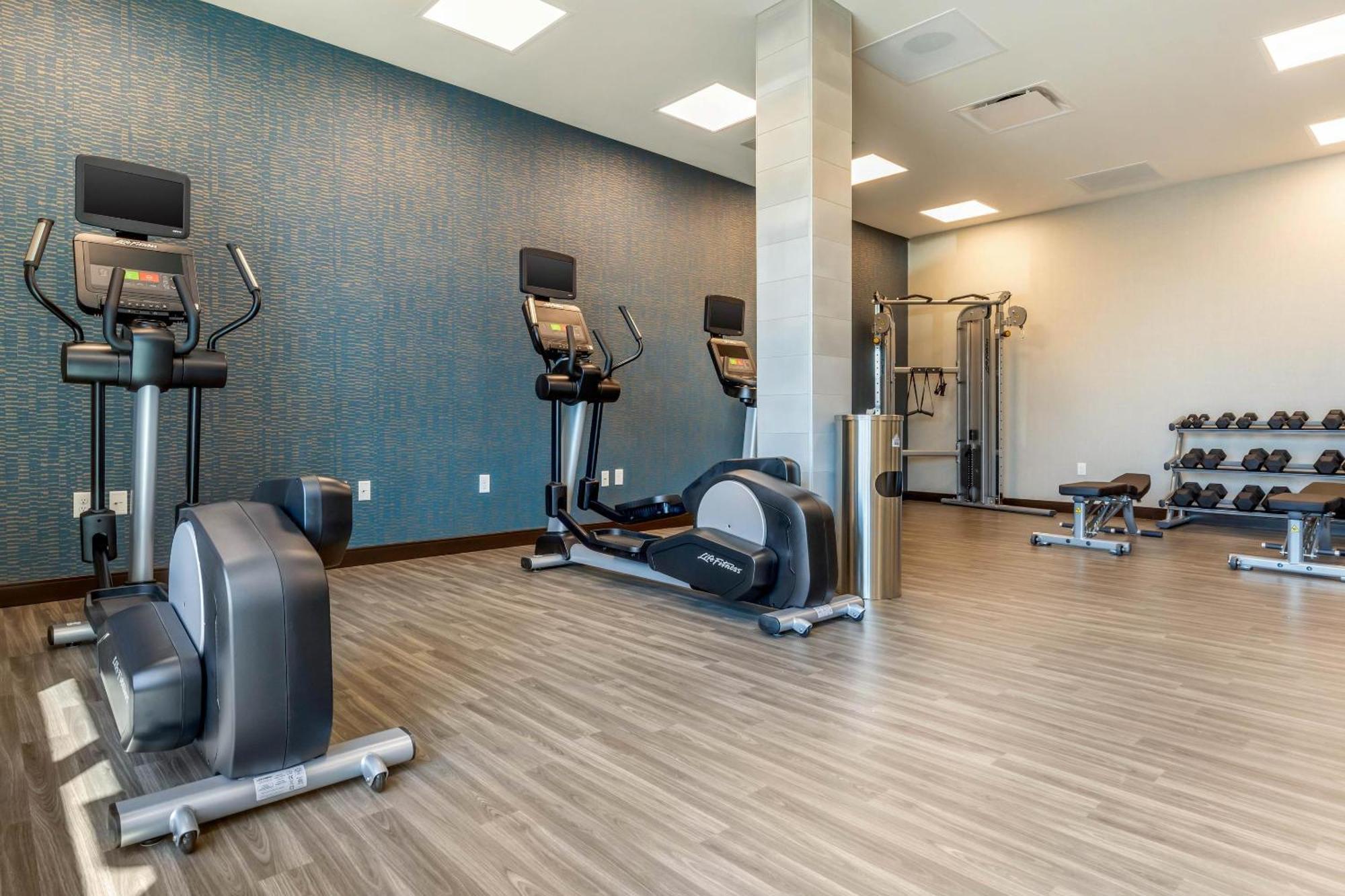 Cambria Hotel Davenport Quad Cities Бетендорф Екстериор снимка
