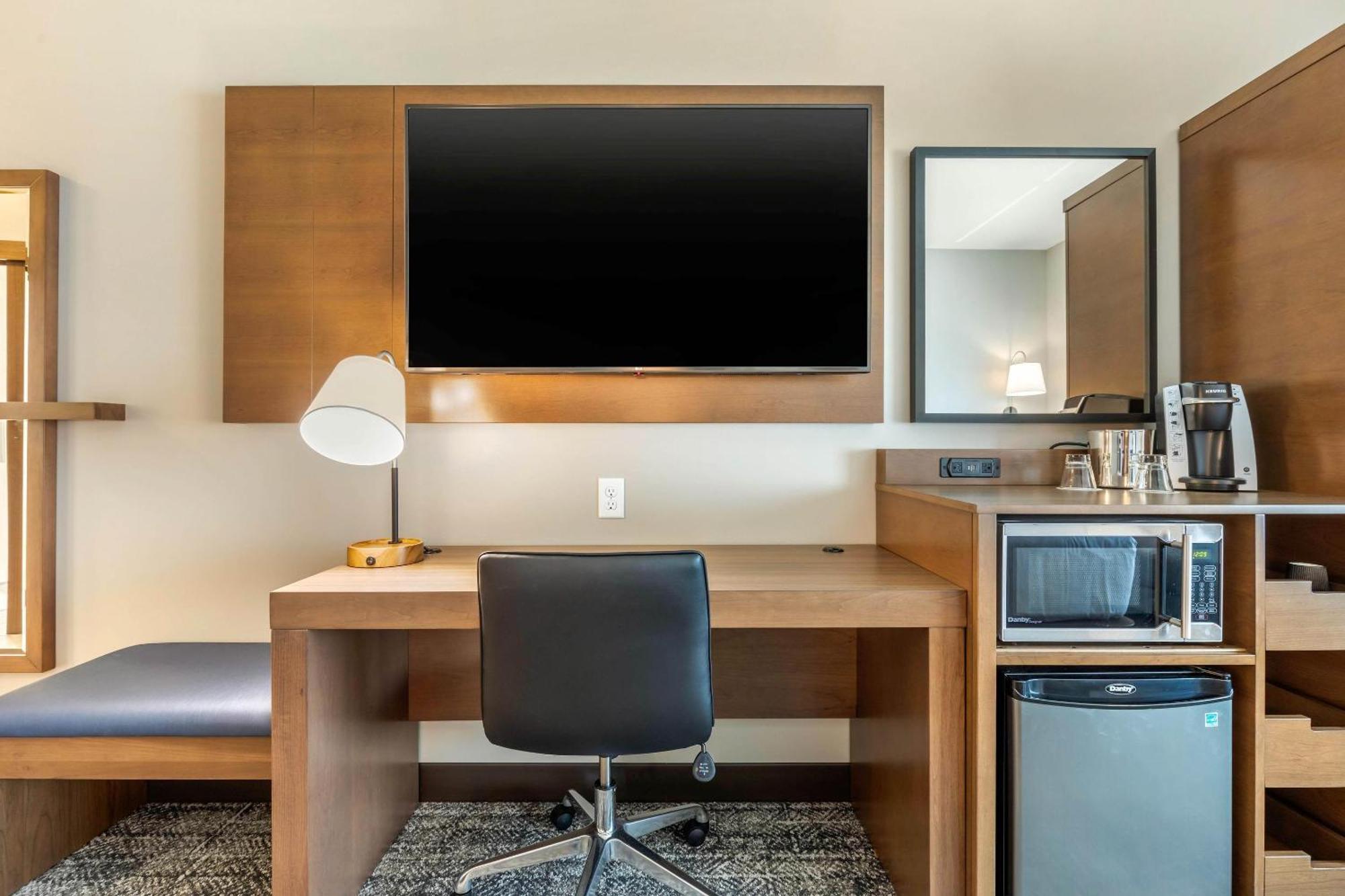 Cambria Hotel Davenport Quad Cities Бетендорф Екстериор снимка
