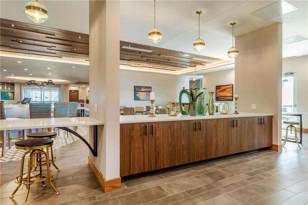 Cambria Hotel Davenport Quad Cities Бетендорф Интериор снимка