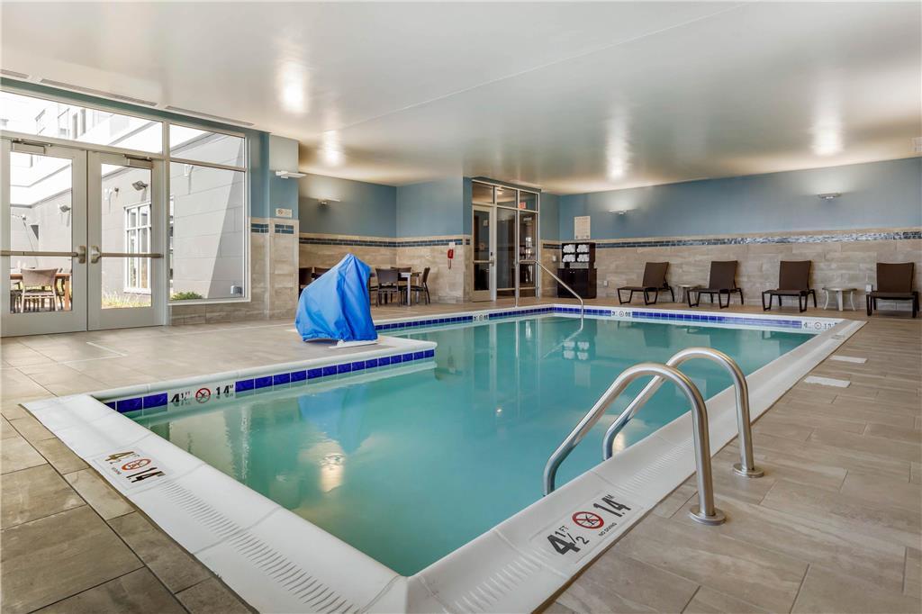Cambria Hotel Davenport Quad Cities Бетендорф Съоръжения снимка